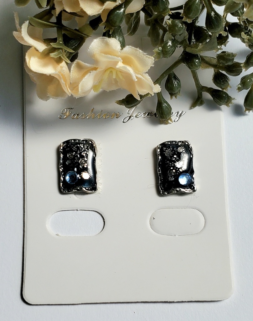ピアス・イヤリング<孫六兼元>