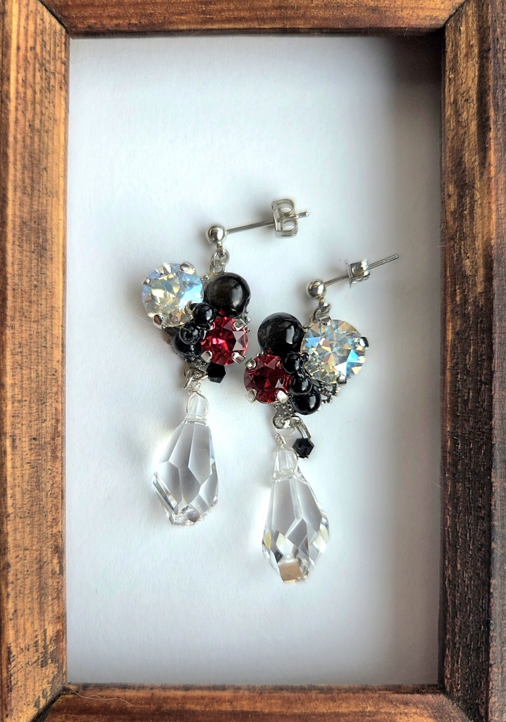 ピアス・イヤリング＜童子切安綱 剥落＞