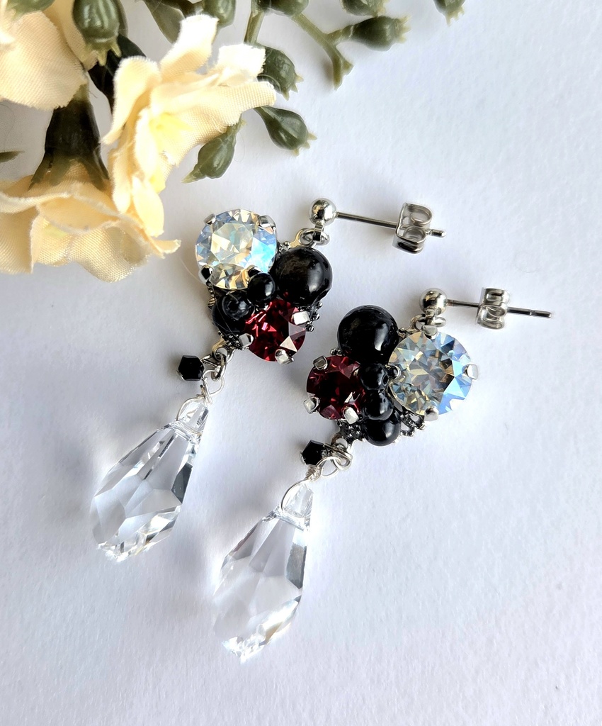 ピアス・イヤリング<童子切安綱 剥落>