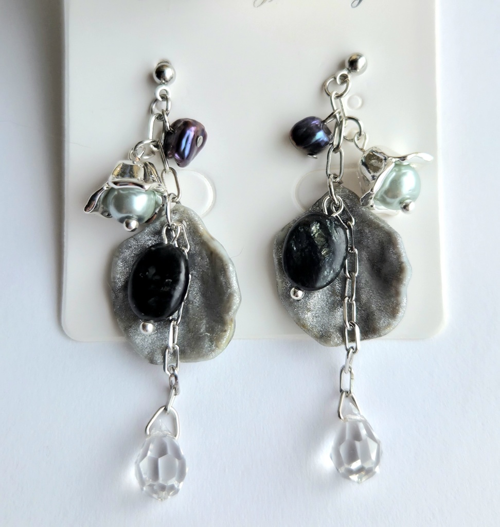 ピアス・イヤリング<孫六兼元>