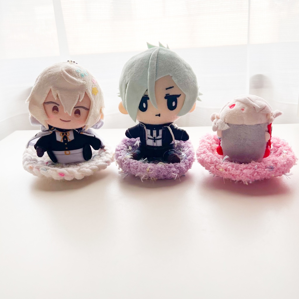 大体のぬいが不思議と座れるざぶとん