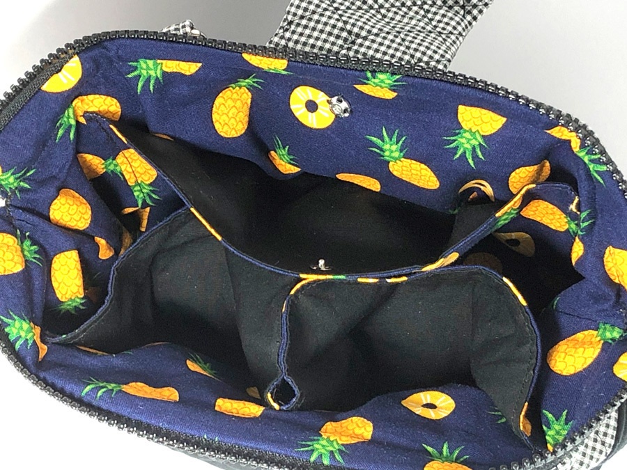 【会計ポーチ】黒キルト&パイン