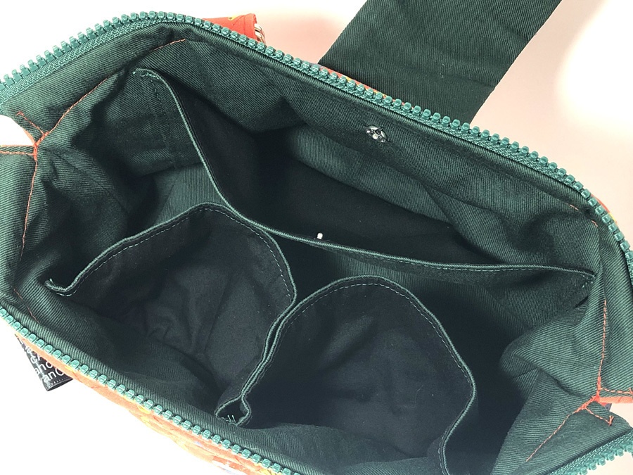 【生地にかすれ有り】【おまけ付】トラ柄【会計ポーチ】