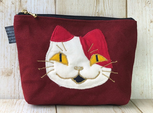 【BIG SALE!!】赤と白の二毛猫ポーチ