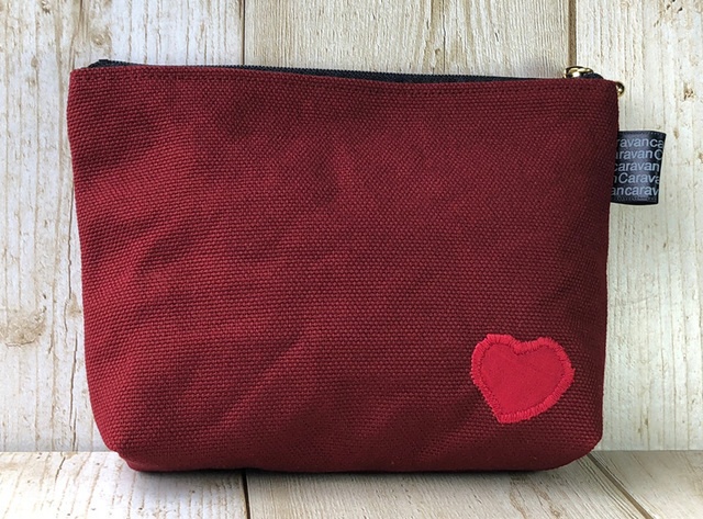 【BIG SALE!!】赤と白の二毛猫ポーチ