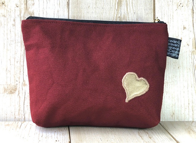 【BIG SALE!!】金色の目をしたグレーのトラ猫ポーチ