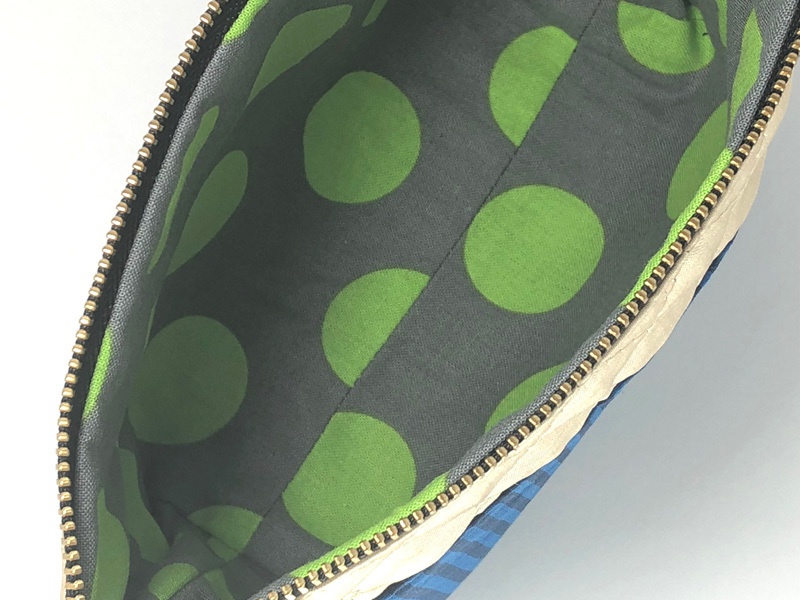 アヴィケブロン先生のポーチ