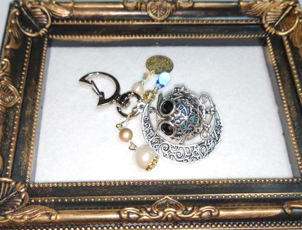 第五人格 香水ロケットキーホルダー