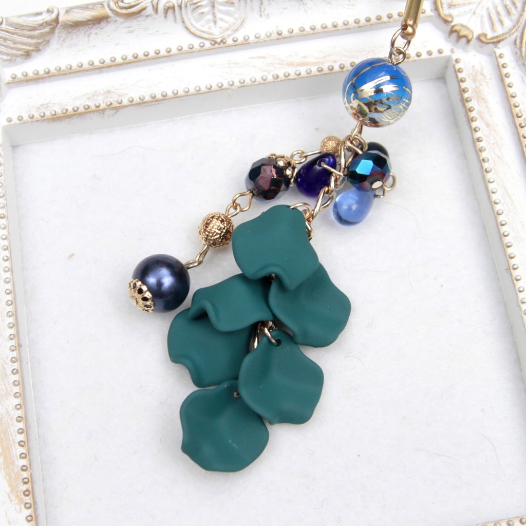 薔薇の花びらの簪