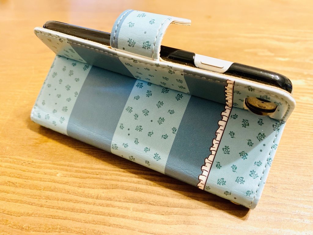 箱崎星梨花私服イメージのiPhoneケース【ベルトあり・手帳型】