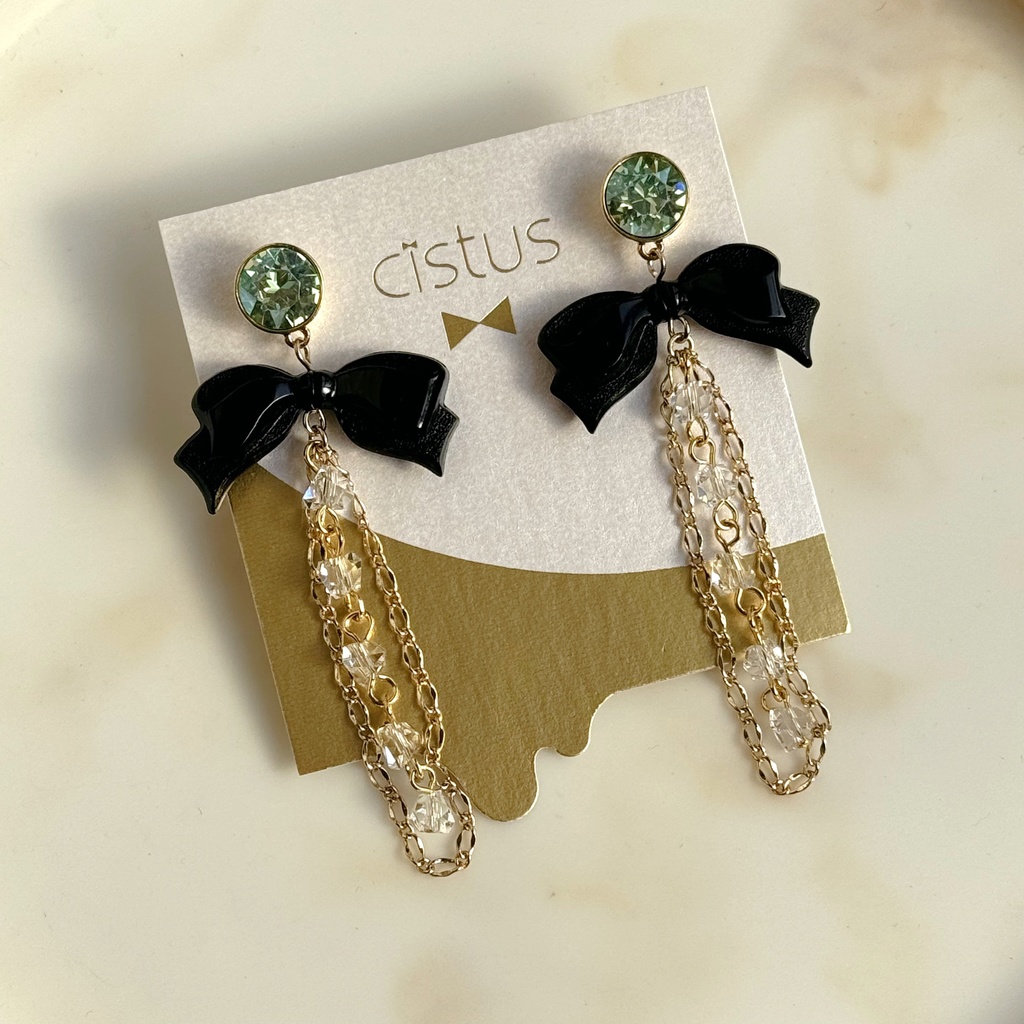 アクリルリボンピアス