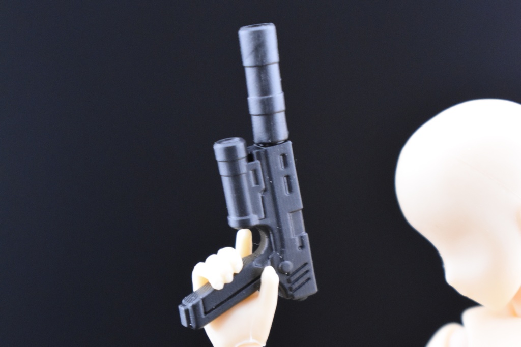 ハンドガン:ブラックカイト