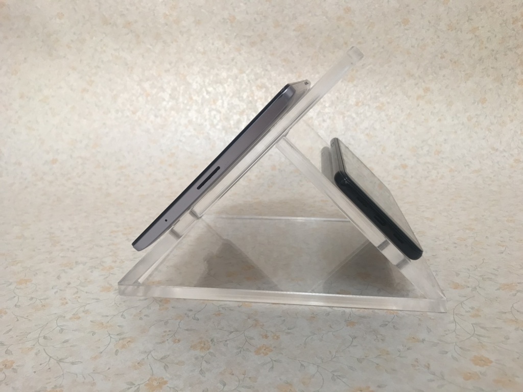 アクリル・トライアングルスタンド