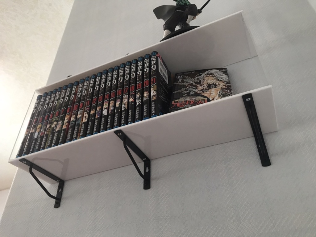 アクリル・コミックシェルフ改