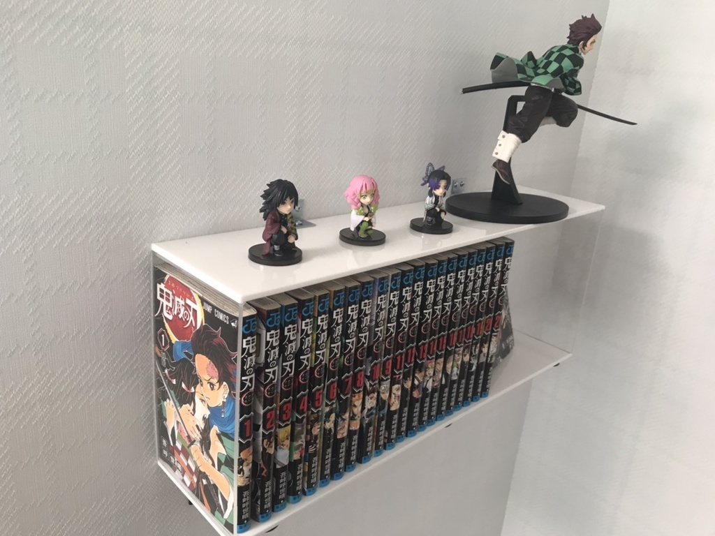 アクリル・コミックシェルフ改