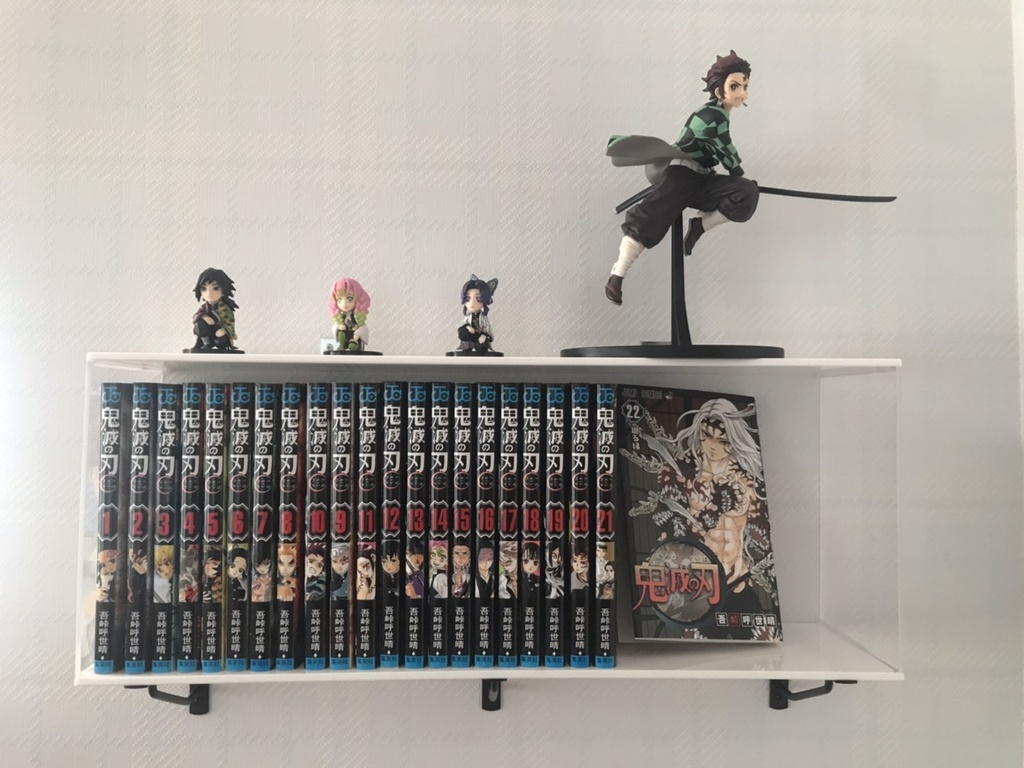 アクリル・コミックシェルフ改