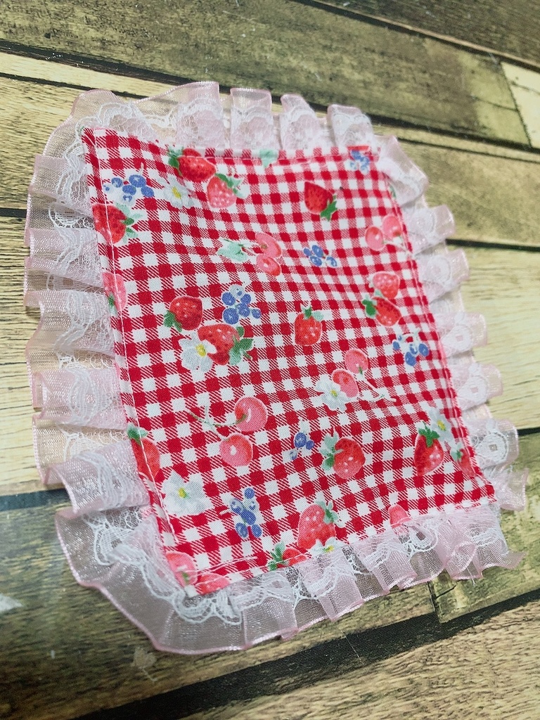 手作りいちご柄コースター（レッド）