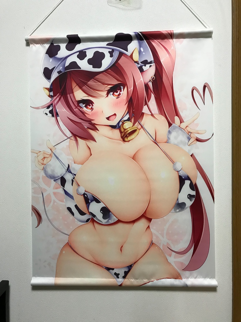 霊夢さん牛娘タペストリー