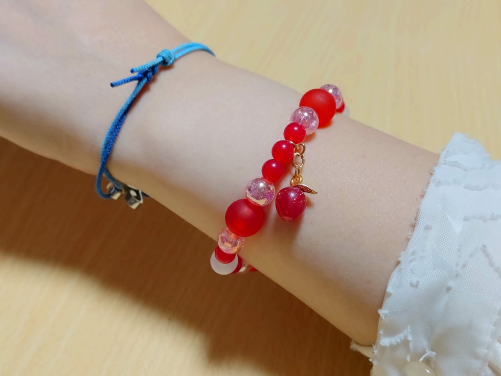 【グッズ】オリジナルりんごチャーム付きブレスレット
