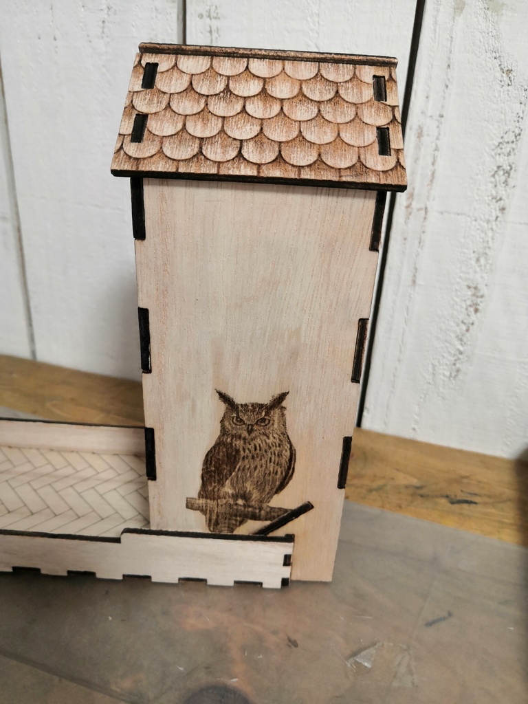 バードハウス型ダイスタワー