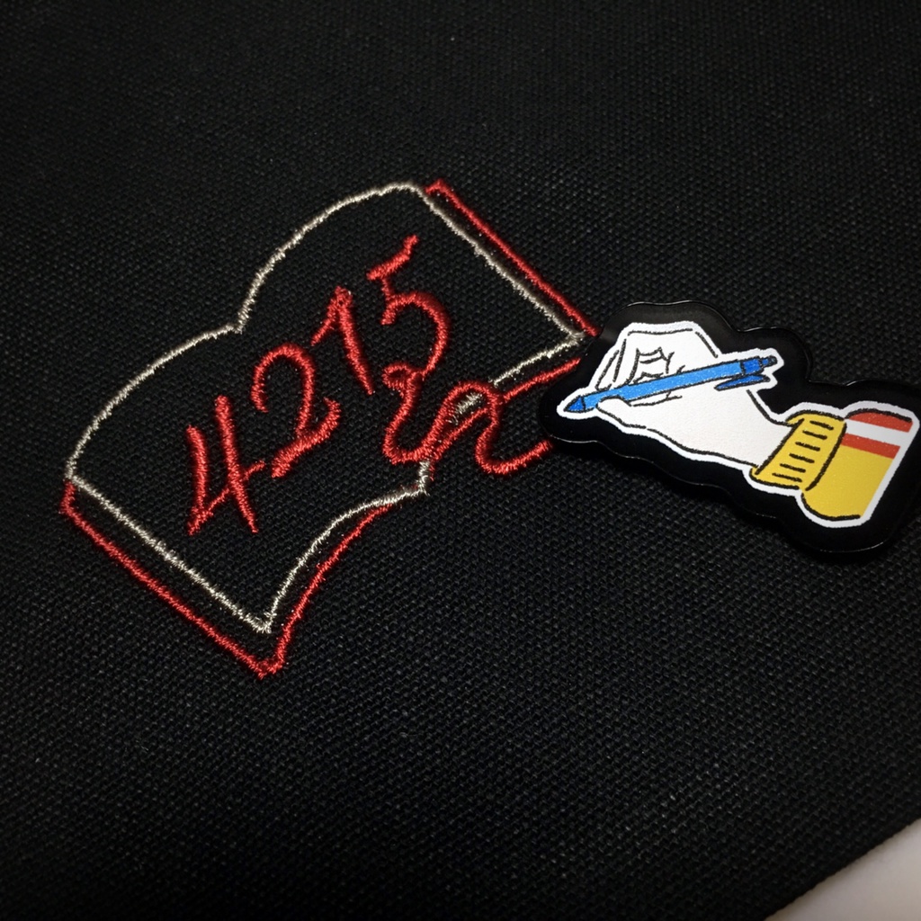 4年と2ヶ月と15日サコッシュ