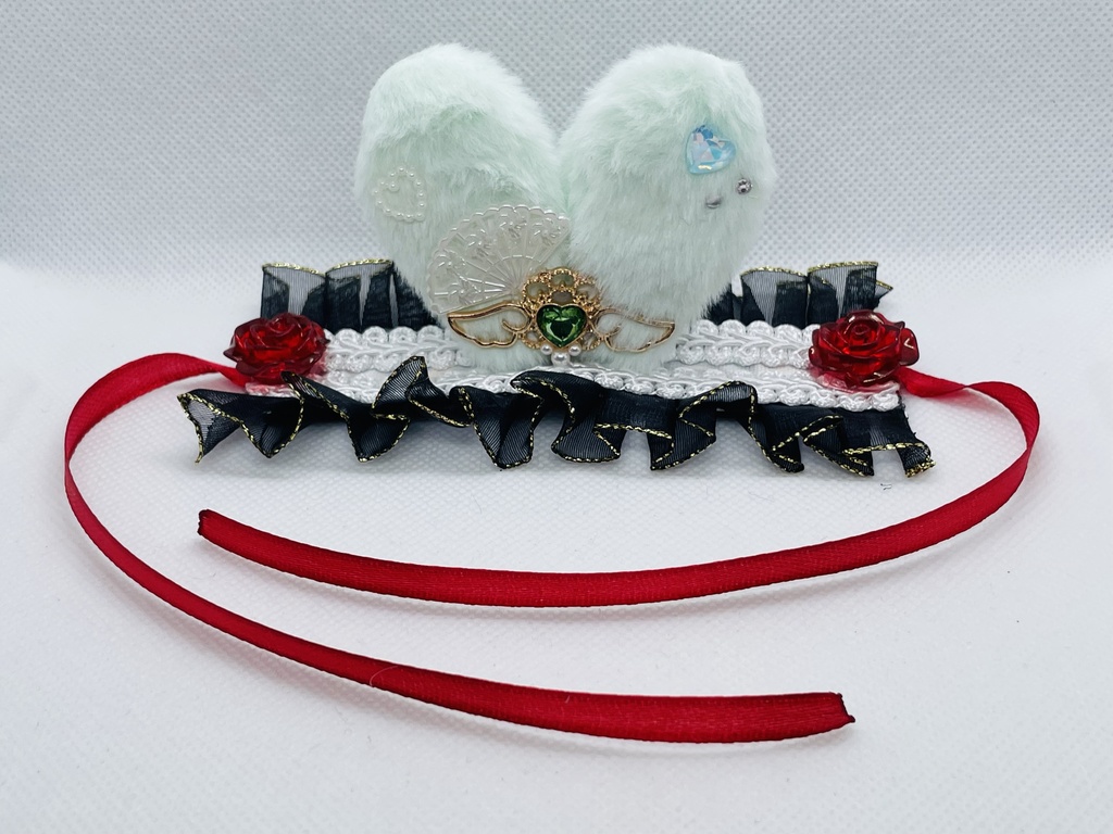 ライトグリーンのうさ耳ヘッドドレス