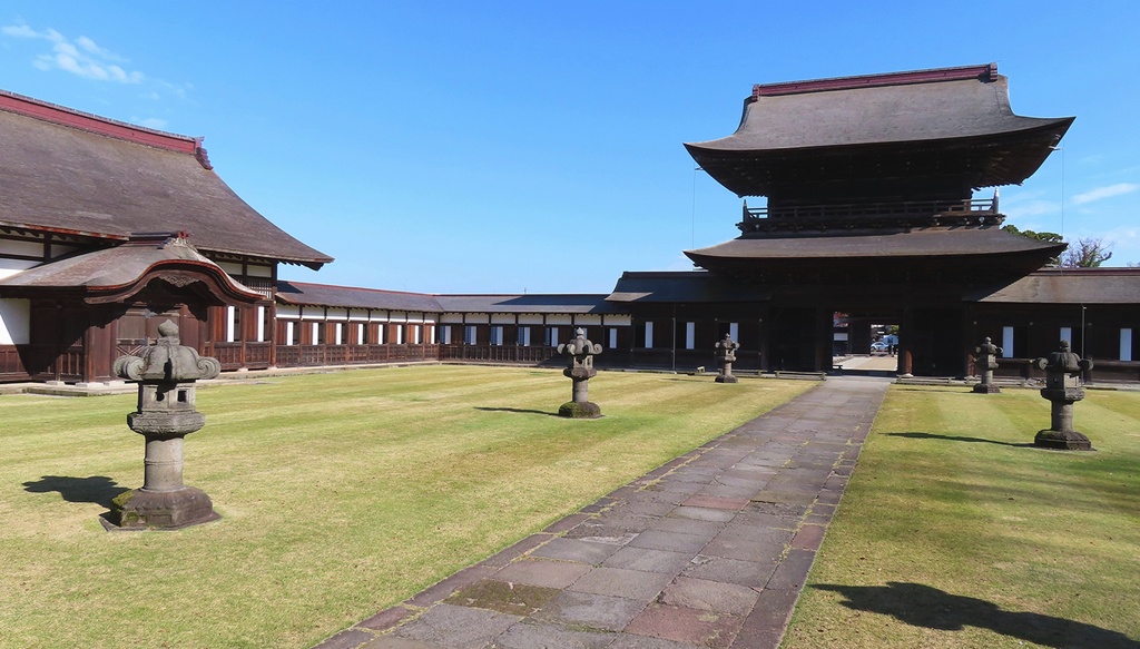 Shrines and Temples be Photography Collection 74 items