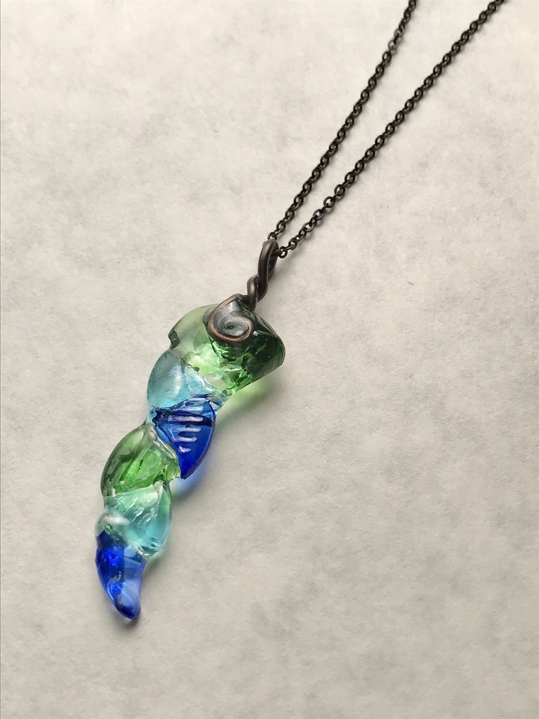 青緑のガラスの破片ネックレス Kimamaokami Booth