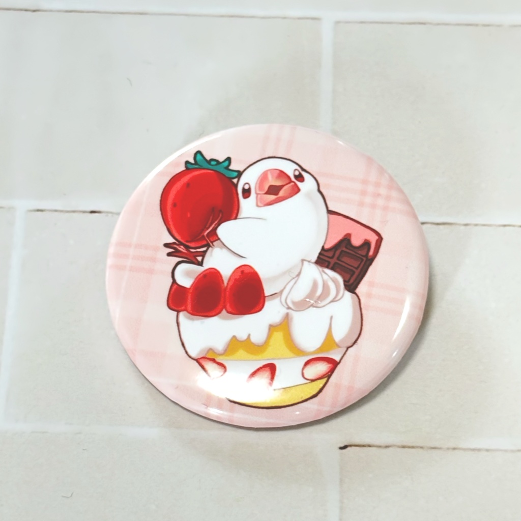文鳥といちごのショートケーキ缶バッジ