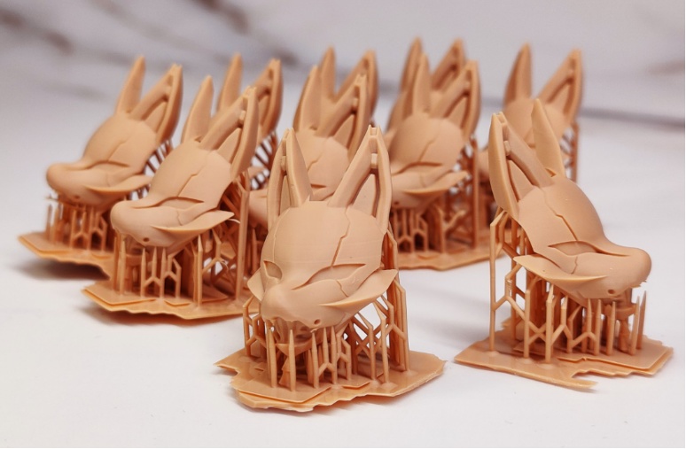 佐野神様狐の顔 木製マスク 狐のマスクって、実在するキツネのお面が元になってるの？ : r