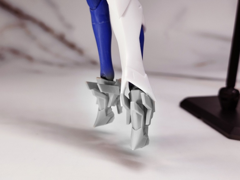 1/12足パーツ「アーマーハイヒールB」