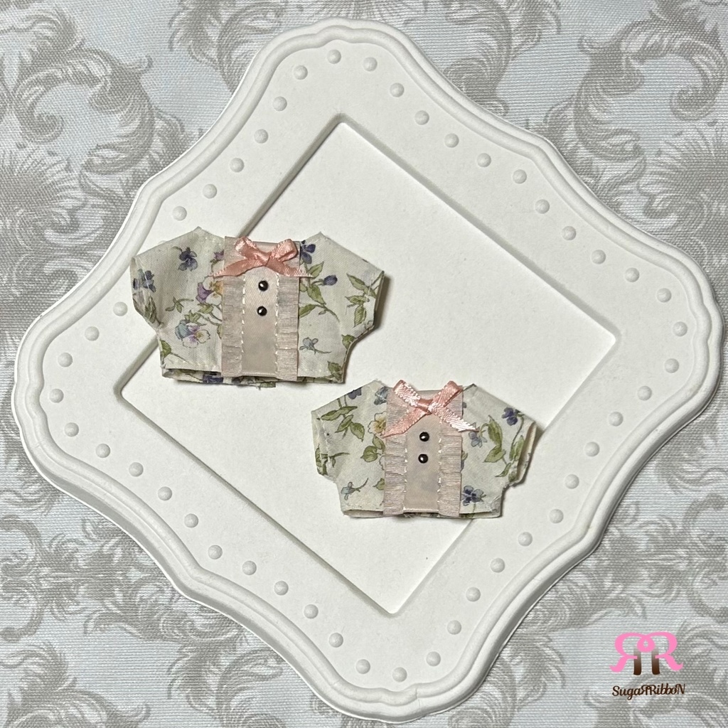 パンジー柄のリボンシャツ