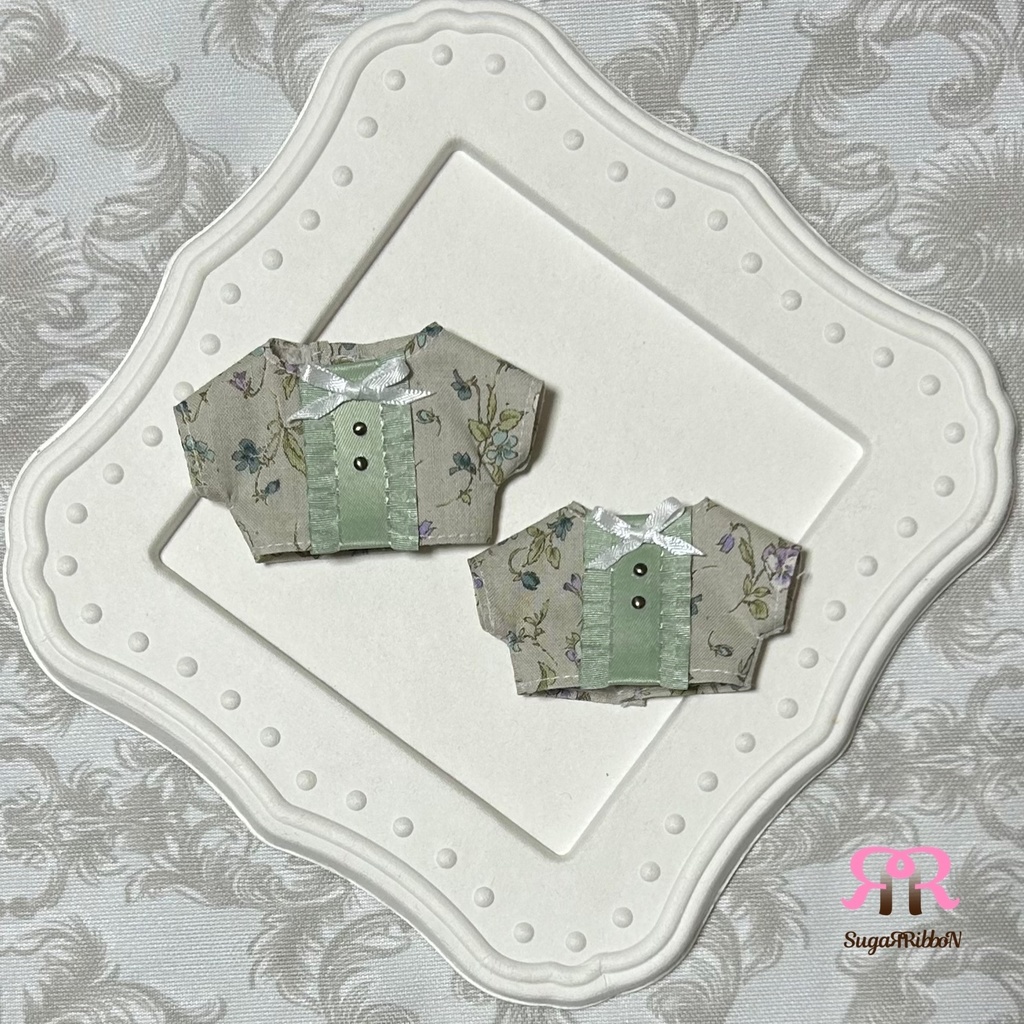 パンジー柄のリボンシャツ