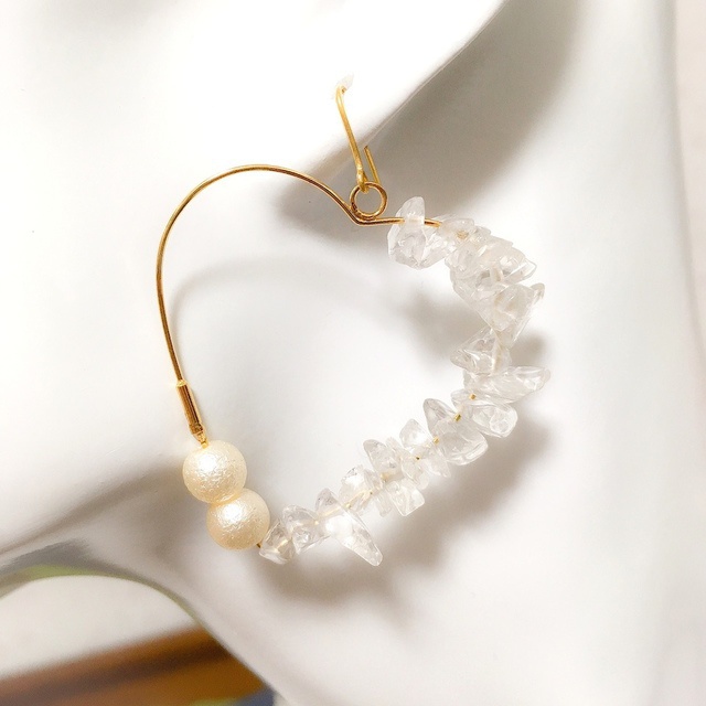 水晶とパールのBIGハートピアス