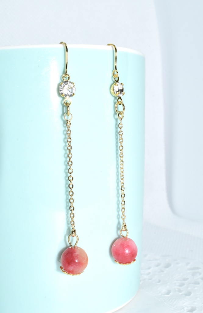 ジューシーカラーの半貴石ロングピアス