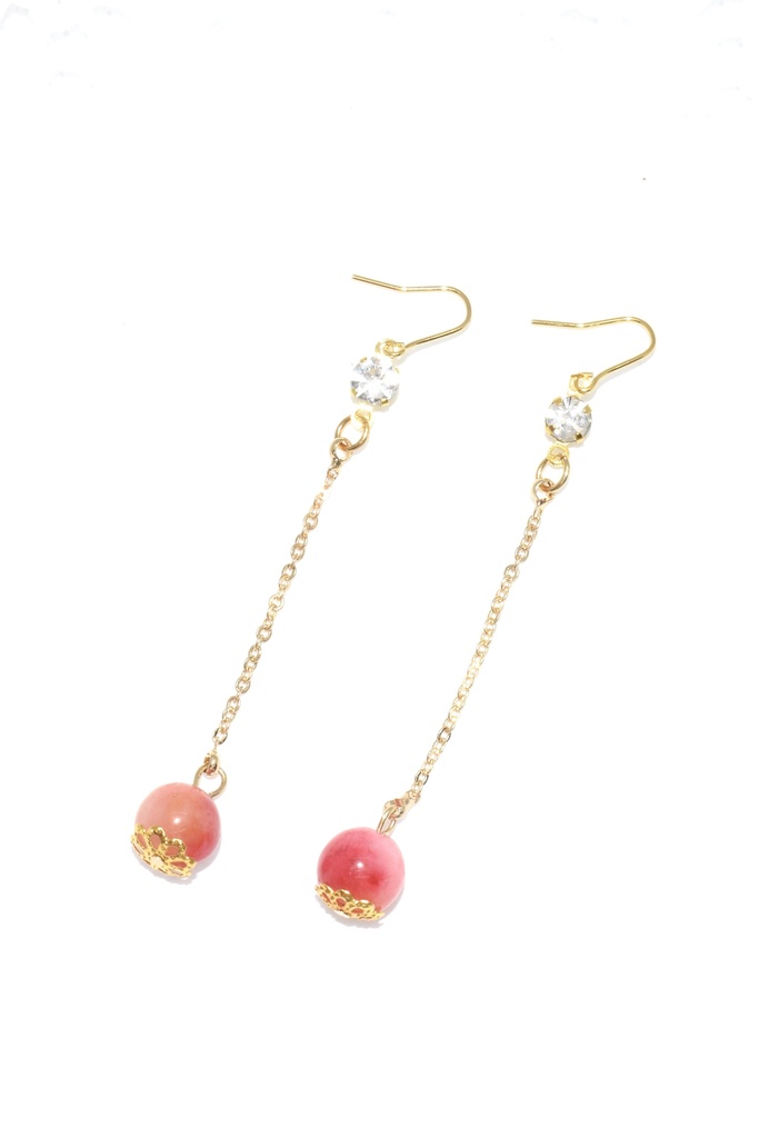 ジューシーカラーの半貴石ロングピアス