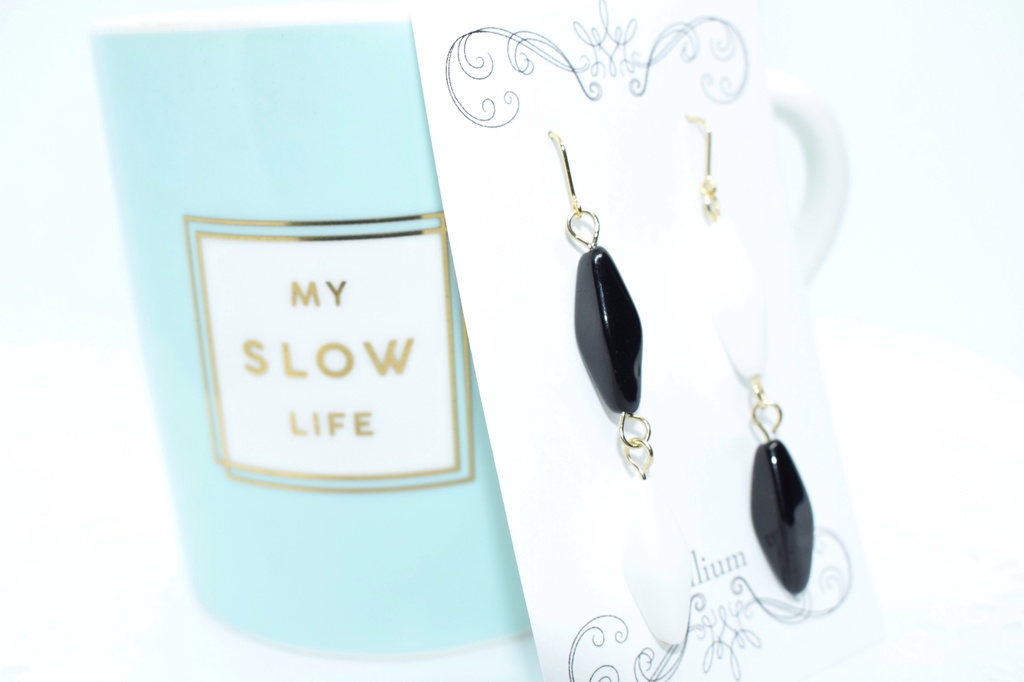 鬼滅*小芭内のバイカラーピアス