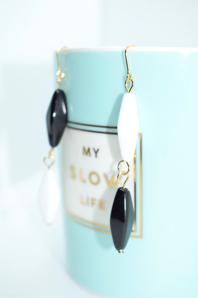 鬼滅*小芭内のバイカラーピアス