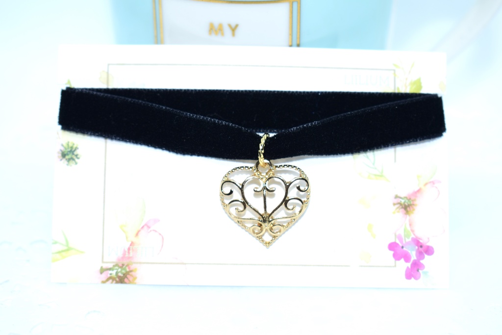 ベロアチョーカー【透かしハート】