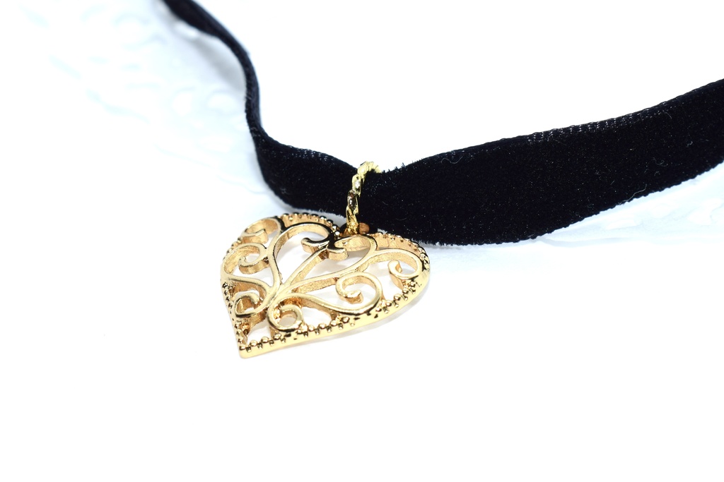 ベロアチョーカー【透かしハート】