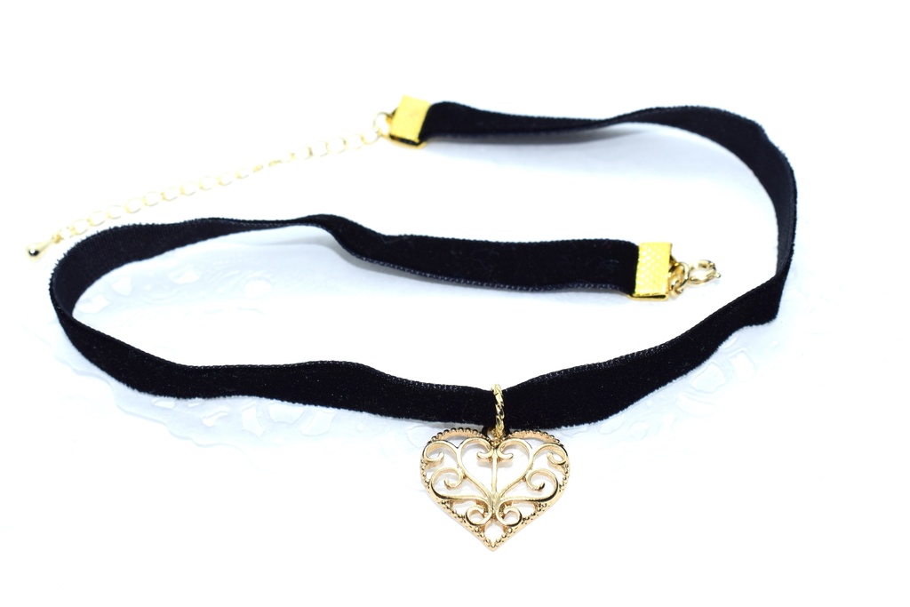 ベロアチョーカー【透かしハート】