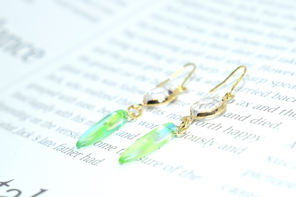 残3)DC*リシV シャネルストーンピアス