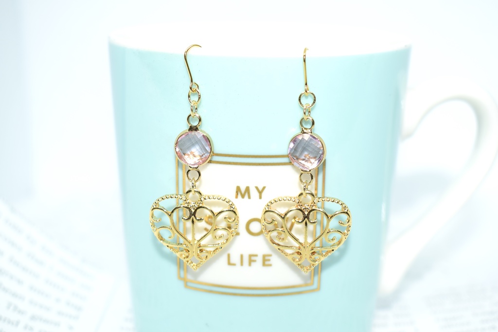 鬼滅*蜜璃 透かしハートのピアス