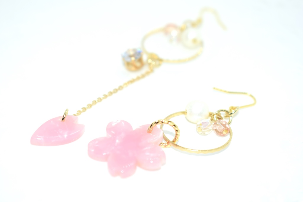 桜のアシメピアス