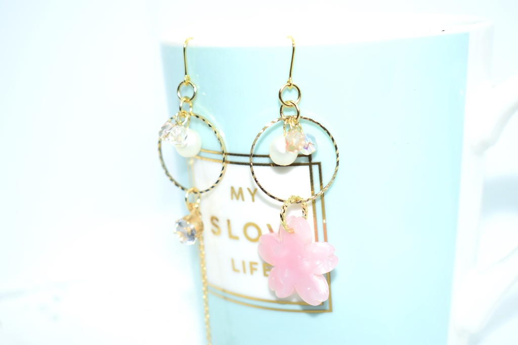 桜のアシメピアス