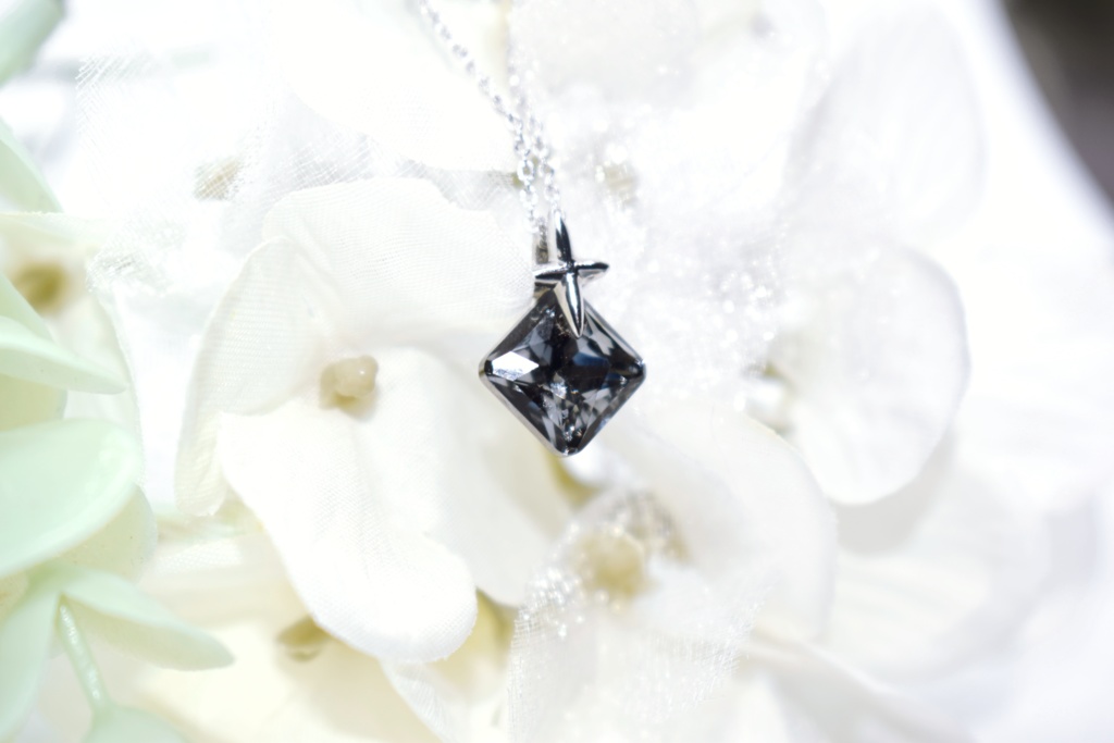 雑渡昆奈門*墨色スクエアネックレス