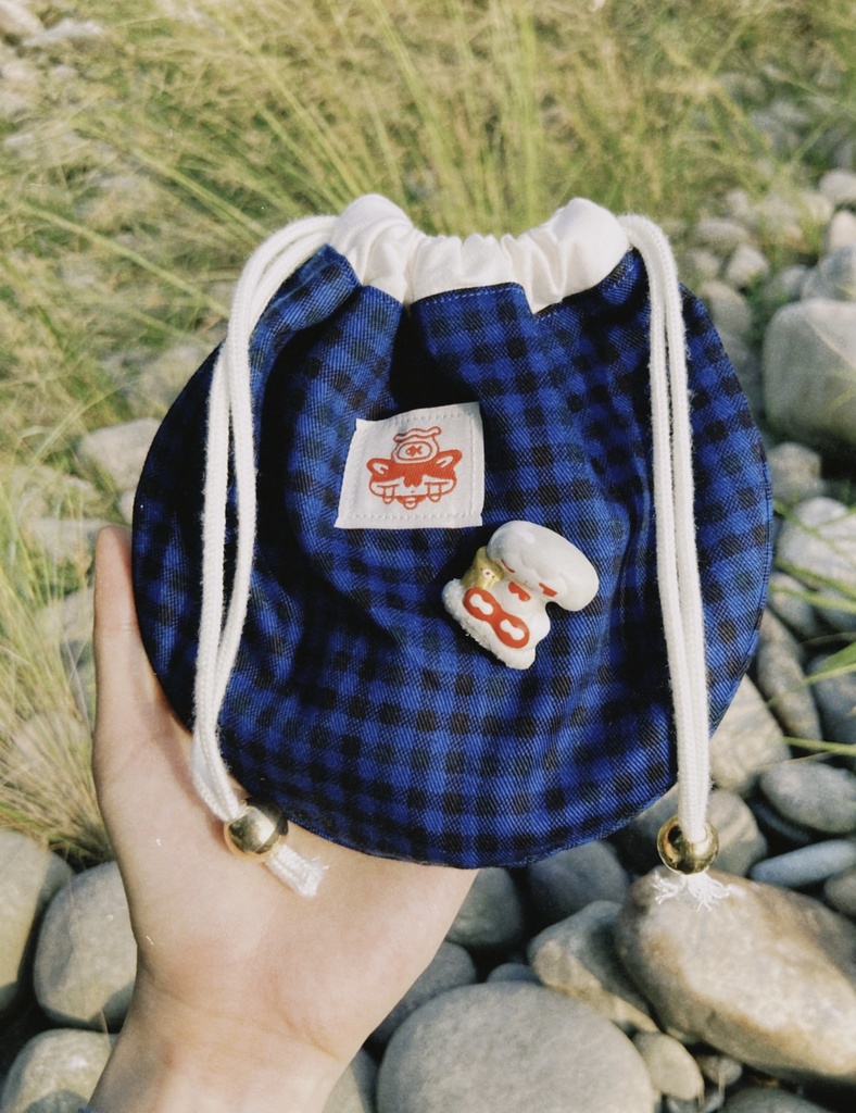 のんびり石バッジ