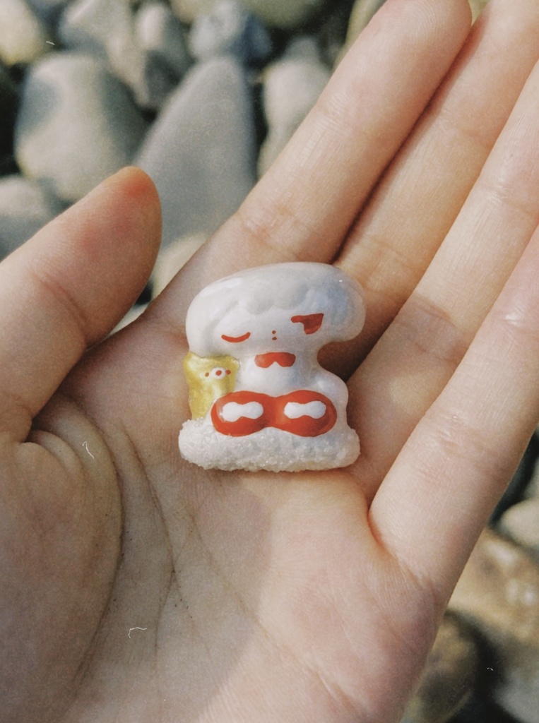 のんびり石バッジ