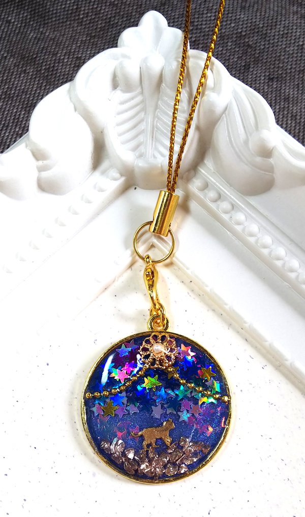 レジンアクセ/星空のお散歩猫