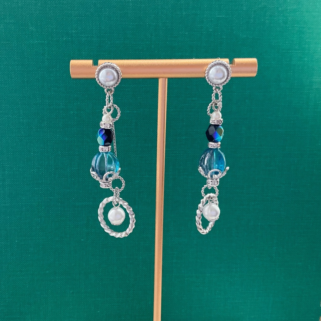 【ツイステ】イデアの香水瓶風イヤーアクセサリー